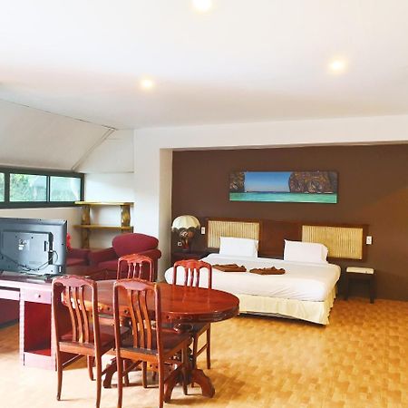 Patong 7Days Premium Hotel Phuket Bagian luar foto
