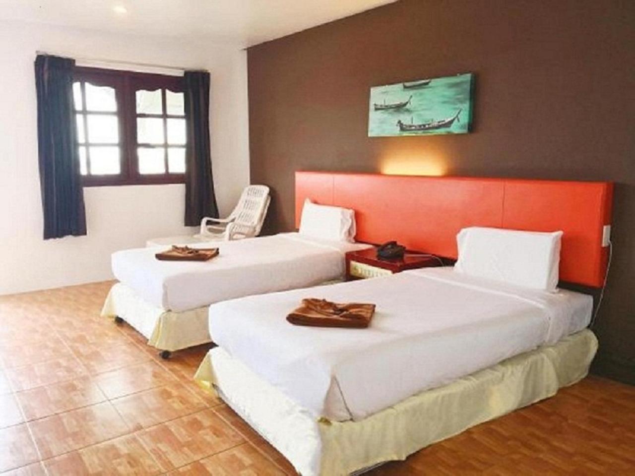 Patong 7Days Premium Hotel Phuket Bagian luar foto
