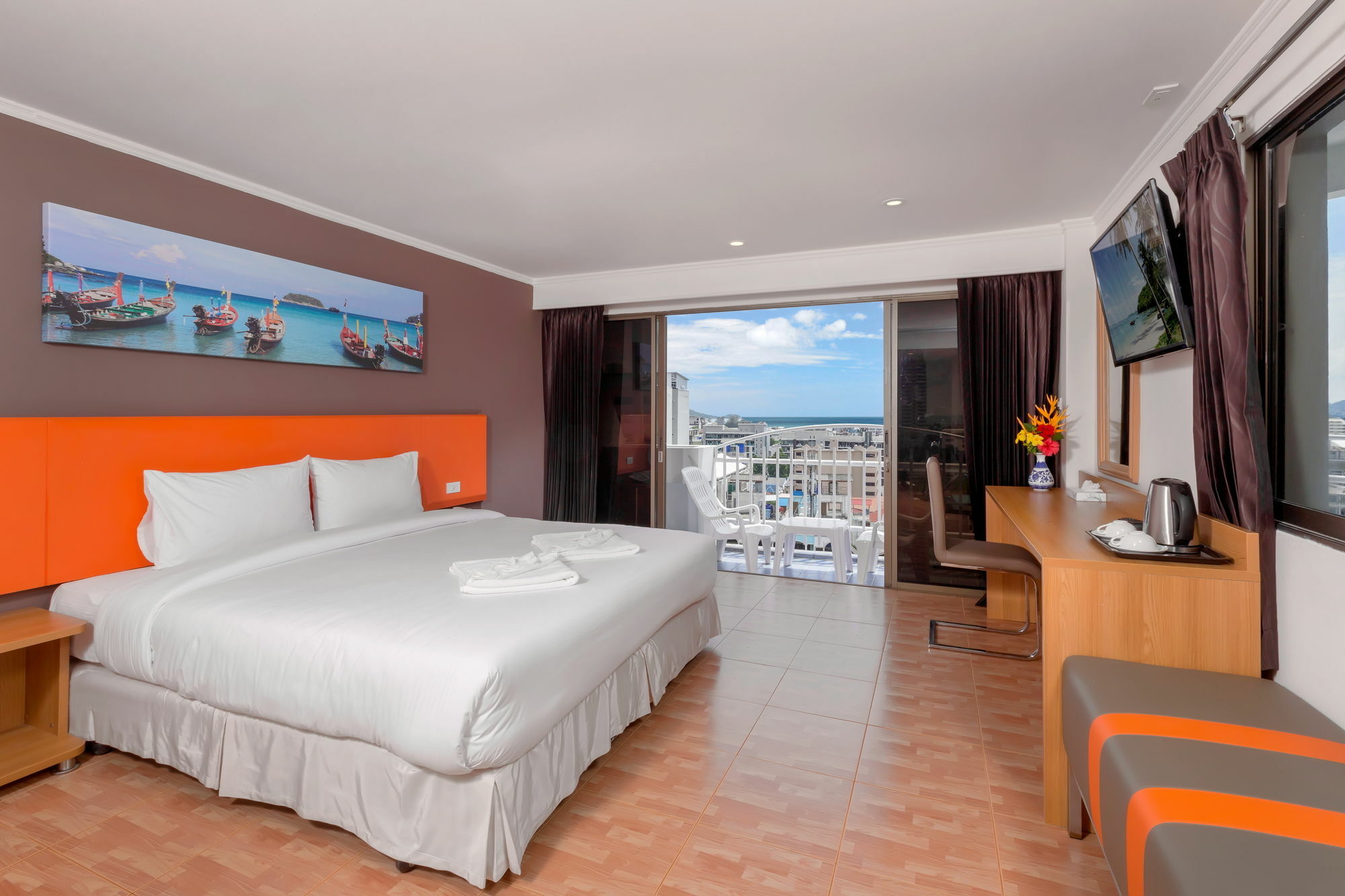 Patong 7Days Premium Hotel Phuket Bagian luar foto
