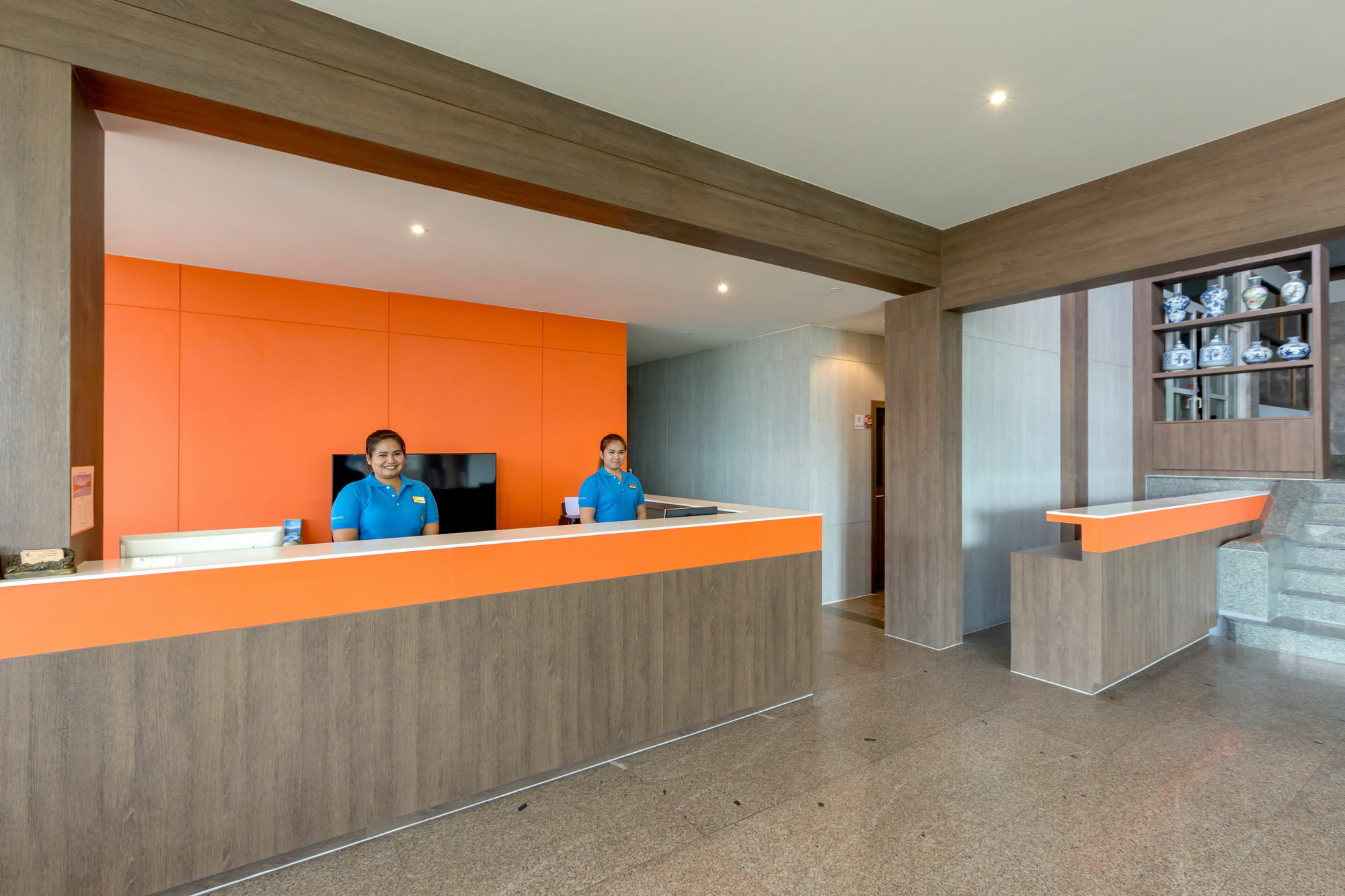 Patong 7Days Premium Hotel Phuket Bagian luar foto
