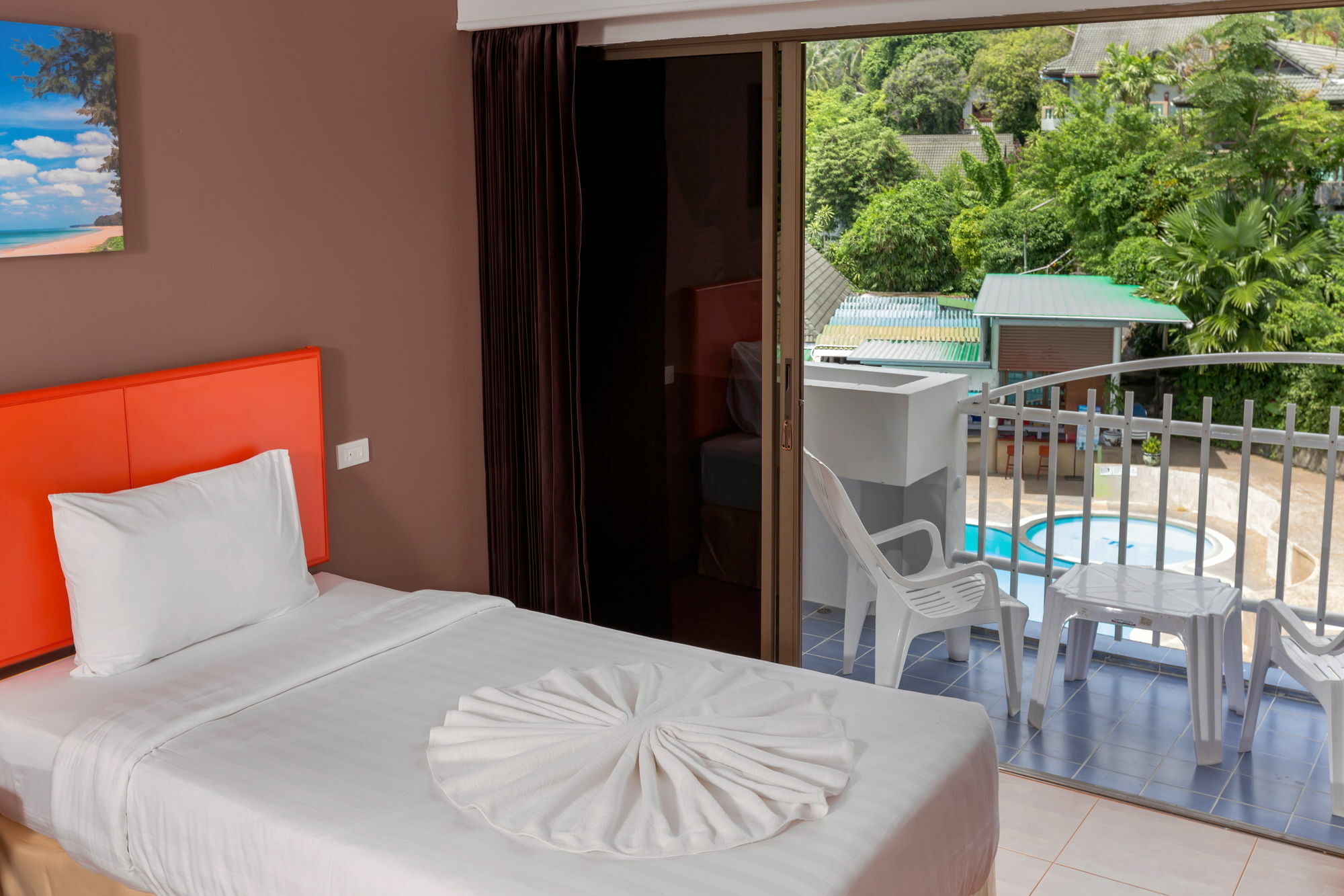 Patong 7Days Premium Hotel Phuket Bagian luar foto