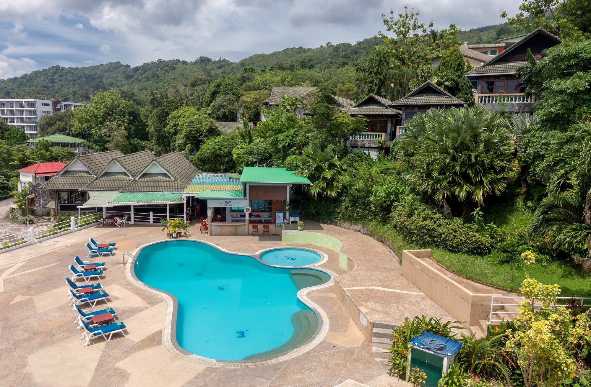 Patong 7Days Premium Hotel Phuket Bagian luar foto