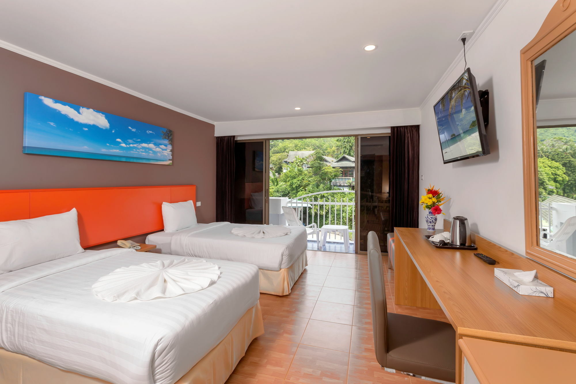 Patong 7Days Premium Hotel Phuket Bagian luar foto