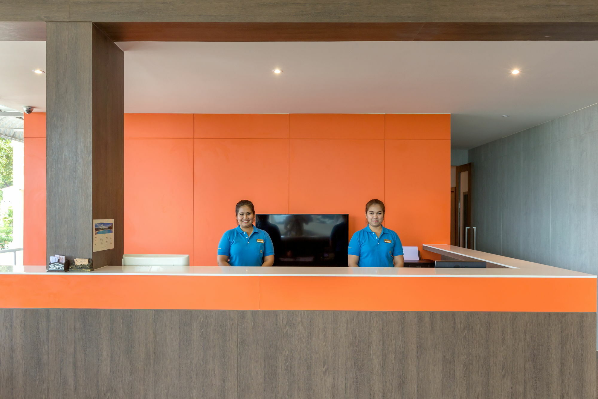 Patong 7Days Premium Hotel Phuket Bagian luar foto