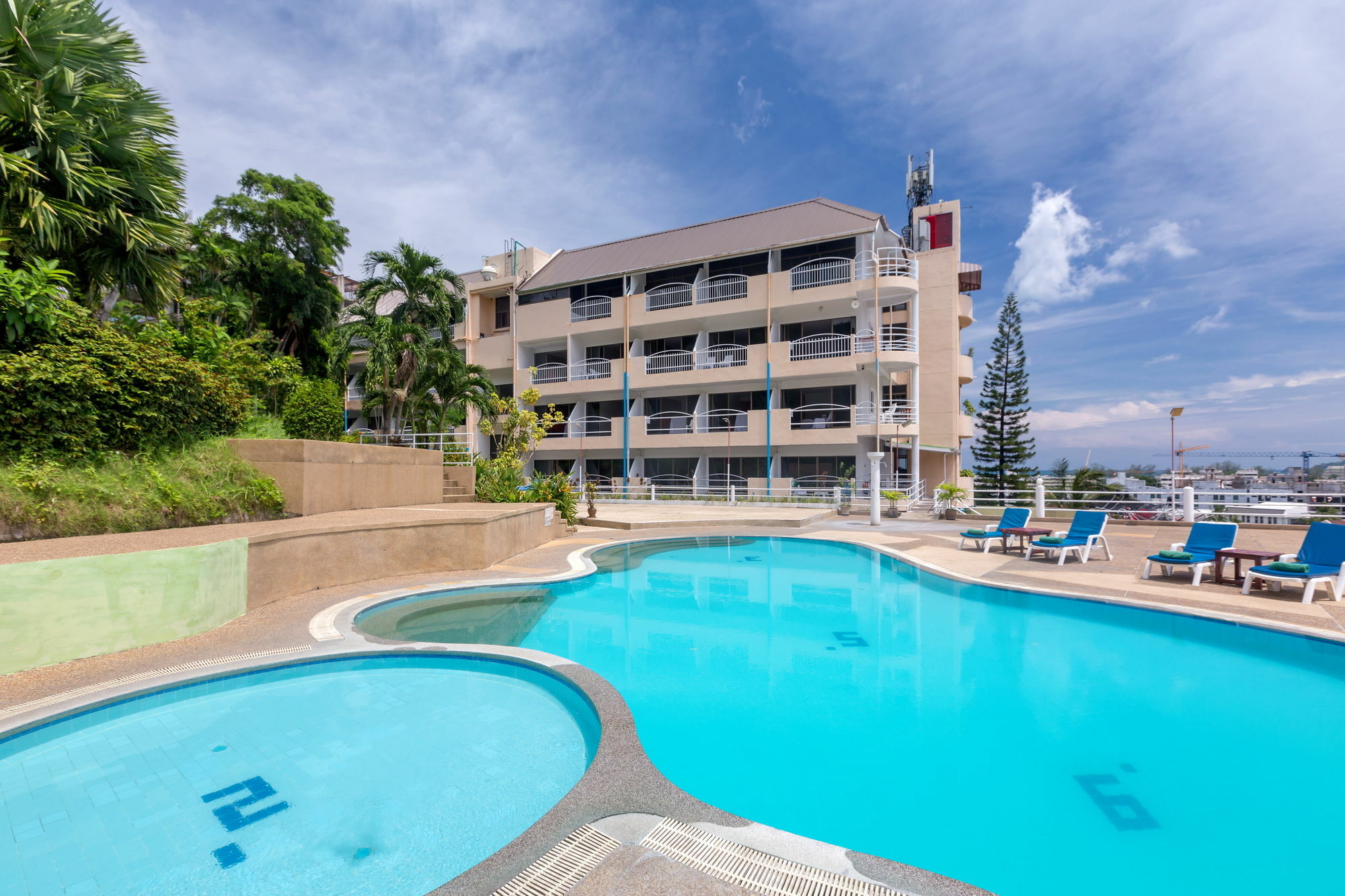 Patong 7Days Premium Hotel Phuket Bagian luar foto