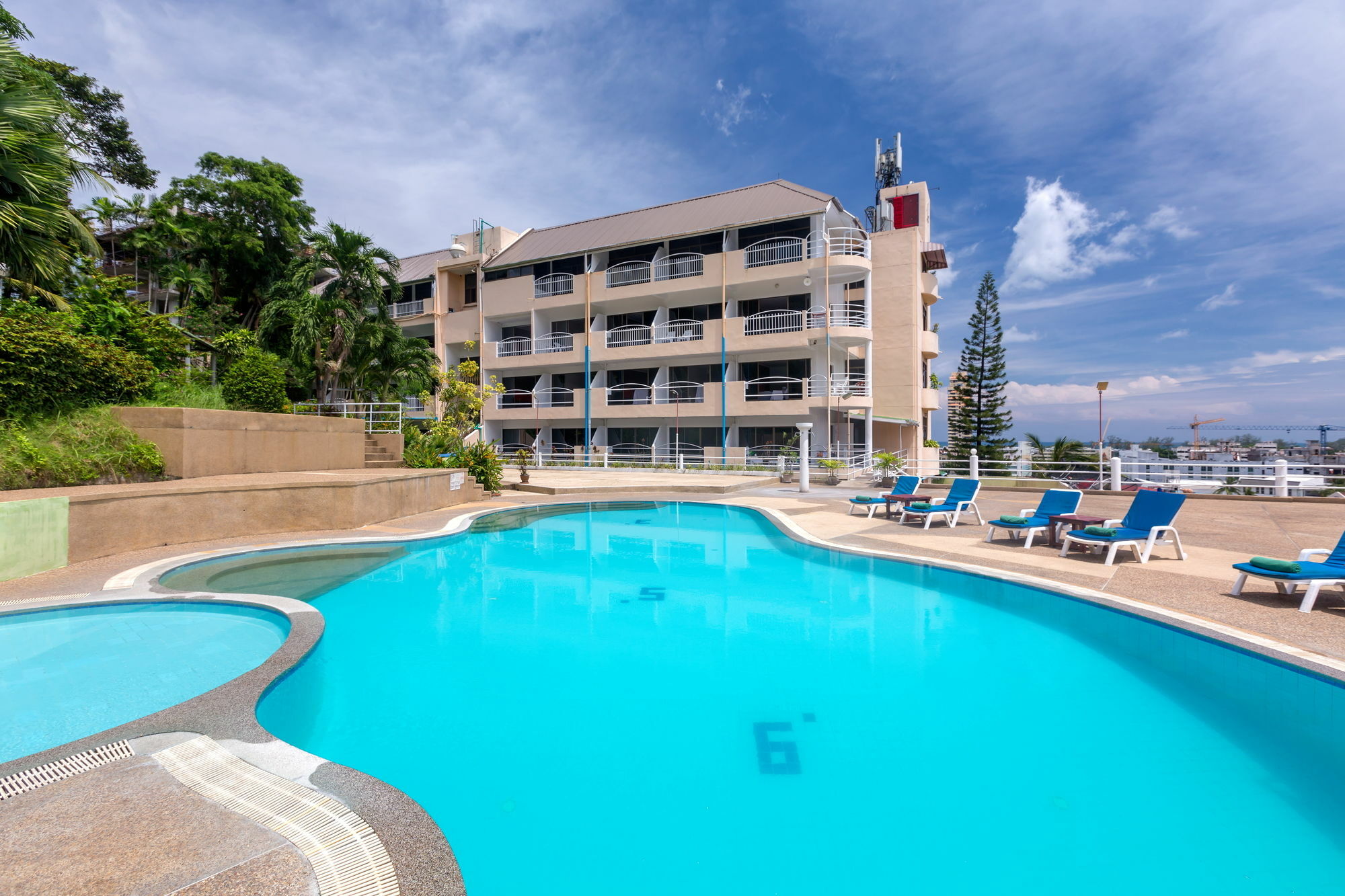 Patong 7Days Premium Hotel Phuket Bagian luar foto